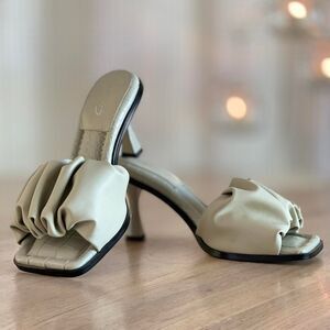 Circus by Sam Edelman Ruched Leather Slip-On Heels Croc Insole Sandals Size 6.5